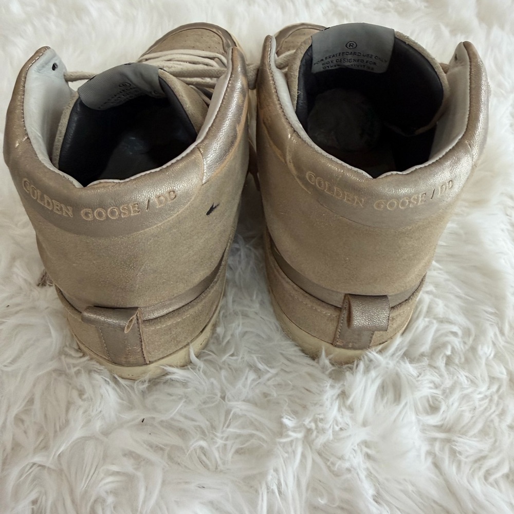 Golden Goose Deluxe Brand (GGDB) - VCE
2.12 High-Top Sneakers
Size: 41 US 11 - Picture 7 of 13